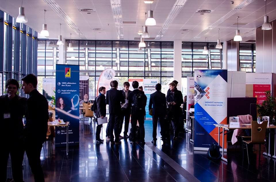 Vue intérieure du Forum Entreprises ISMIN